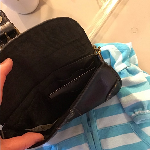 Very cute mini bag .. 6” x 4” snap closure black - Picture 4 of 7